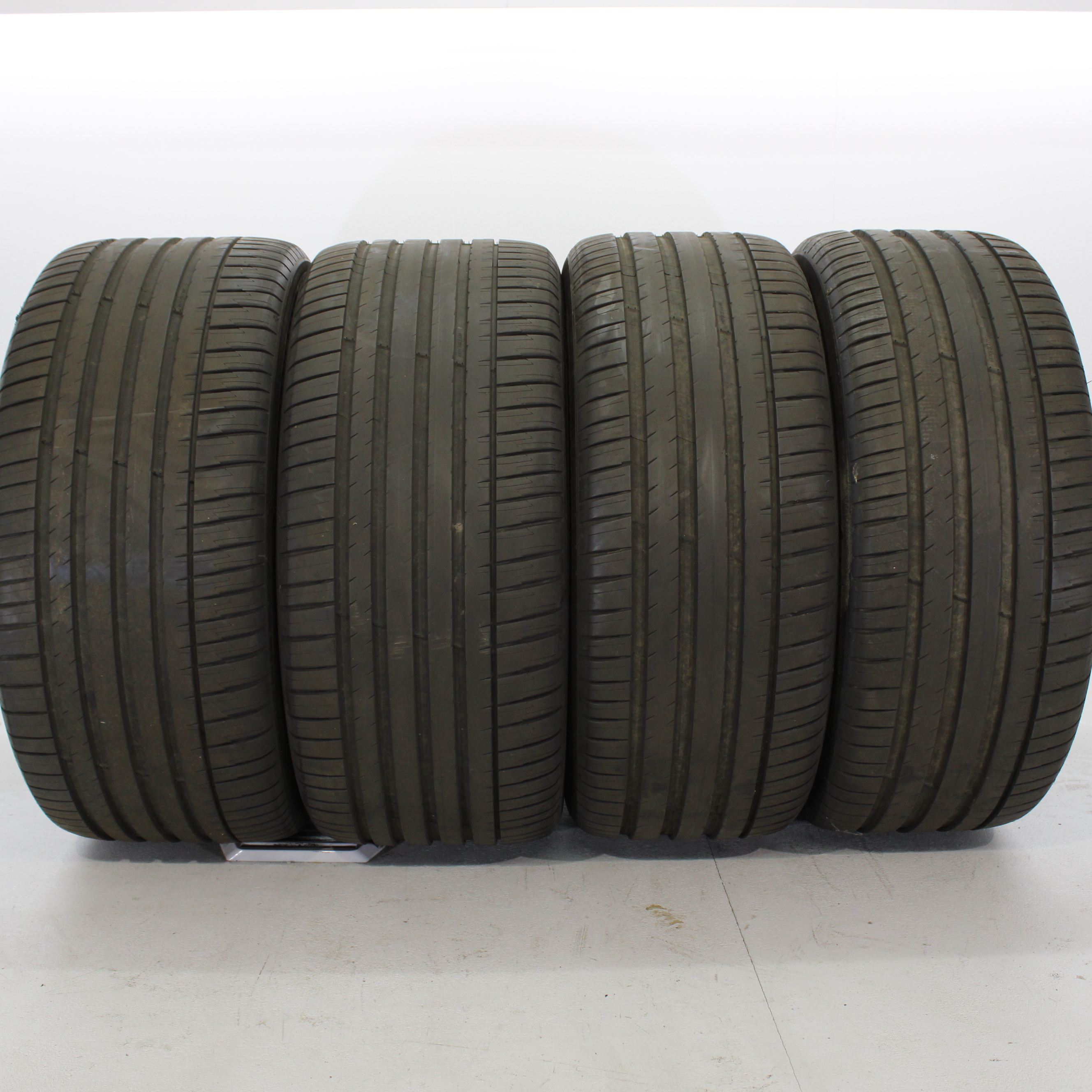 4x Sommerreifen Michelin Pilot Sport 4 SUV 275/45 R20 110Y 305/40 R20 112Y DOT22/23 6,5-7mm
