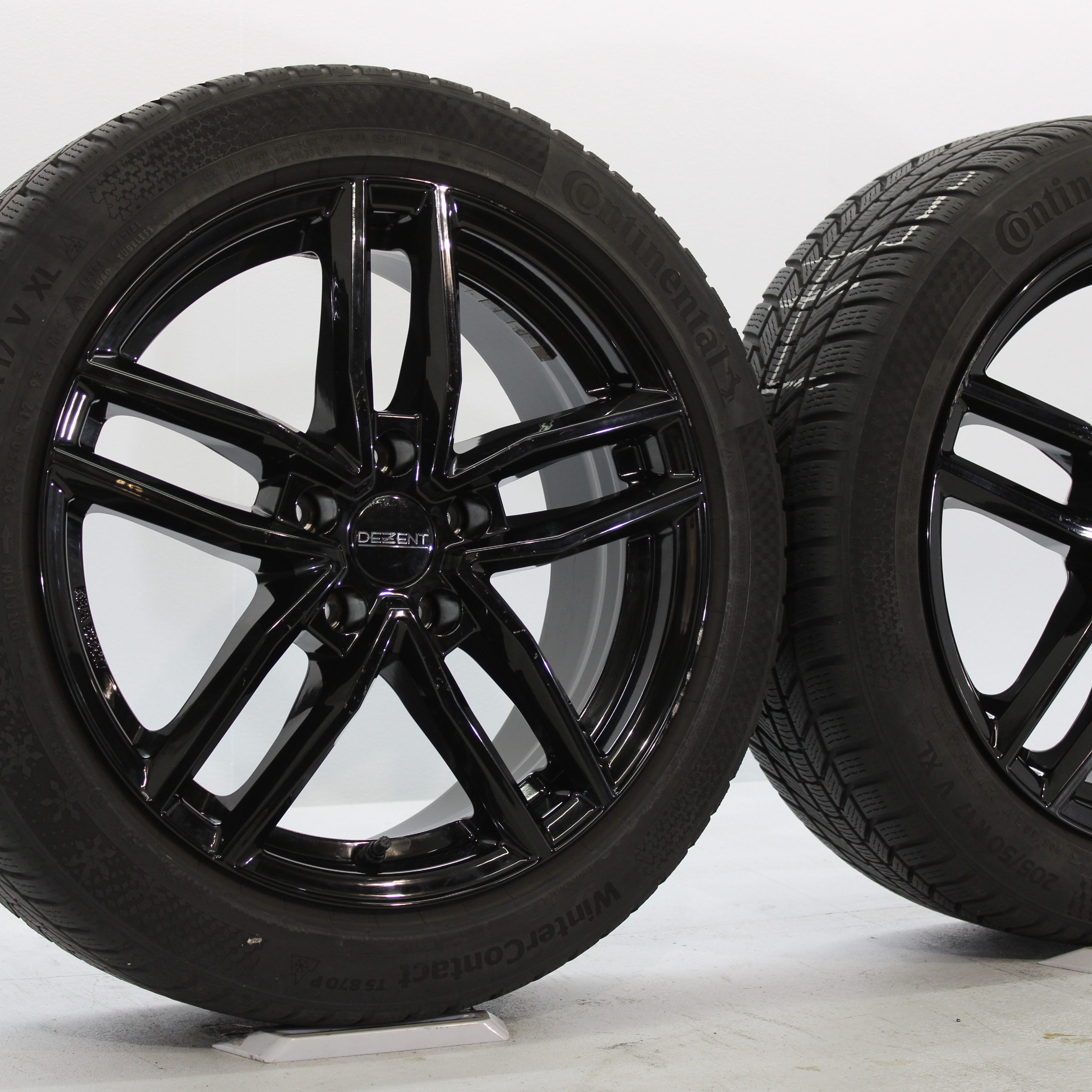  BMW 1er F40 Winterräder 17 Zoll auf Dezent TR Black Alufelgen