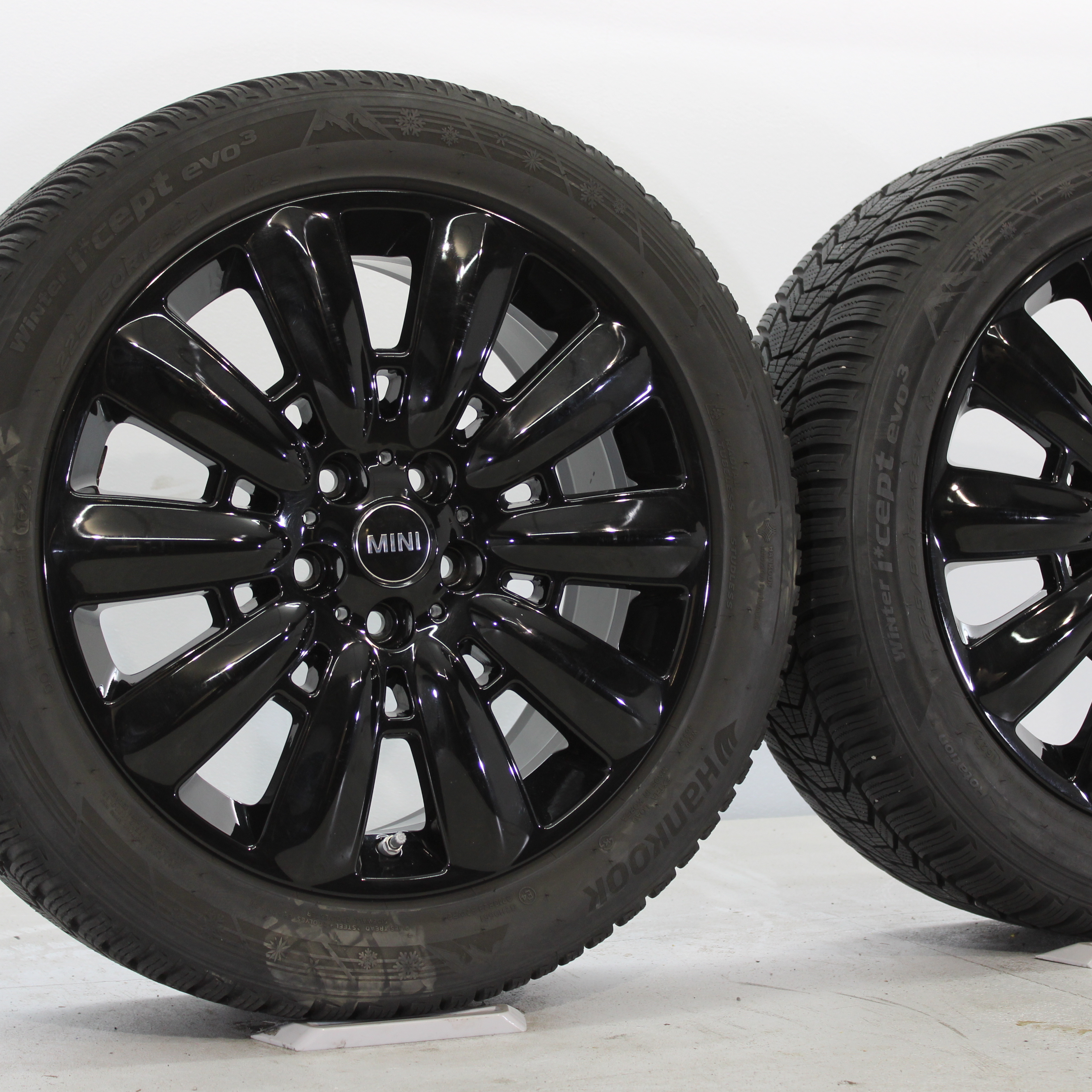 MINI Countryman F60 Winterräder 18 Zoll Styling 533 Pin Spoke