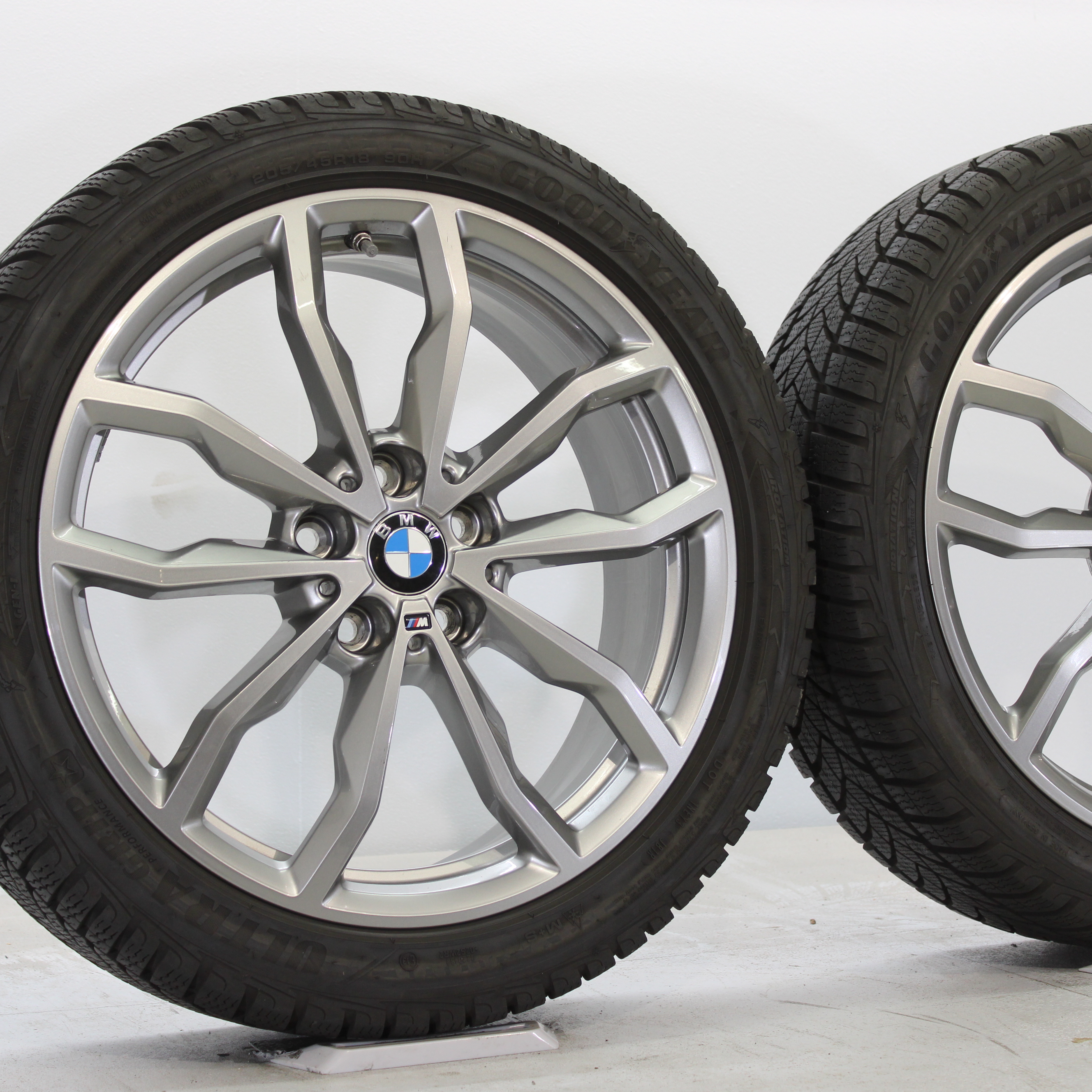 BMW 1er F40 2er F44 Winterräder 18 Zoll Styling M711 M-Y-Speiche