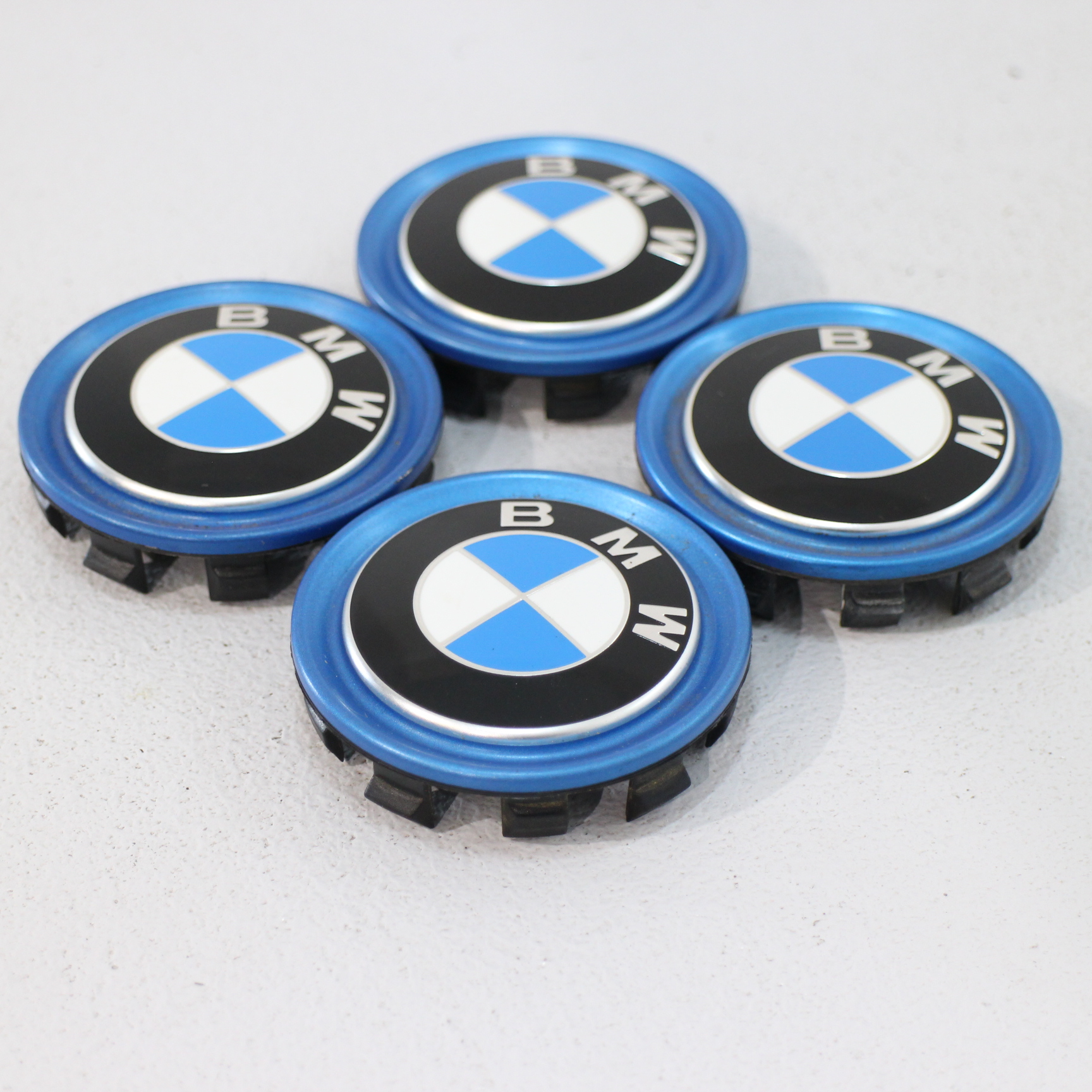 1 Satz original BMW i Nabendeckel mit blauem Ring 55mm