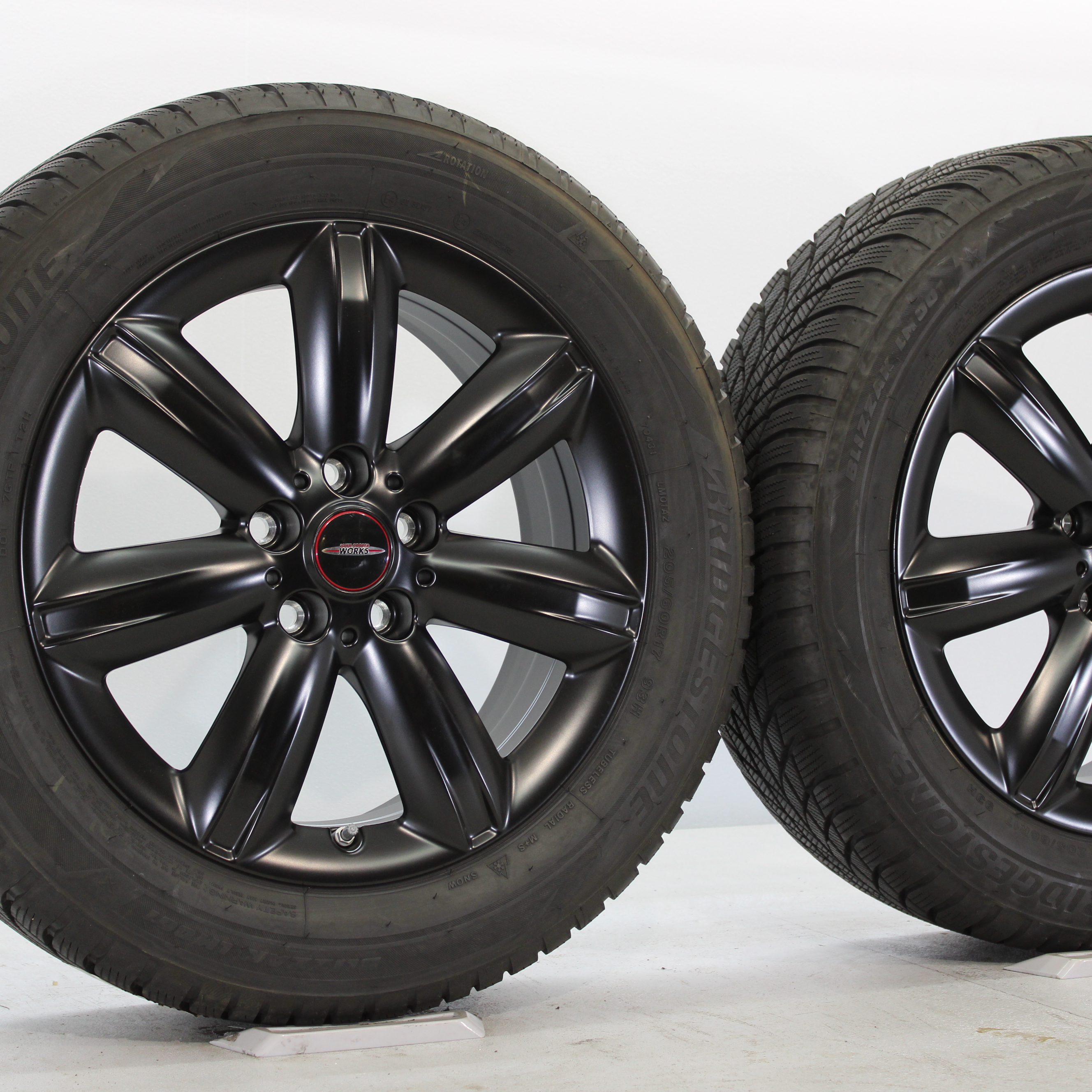 MINI Countryman F60 Winterräder 17 Zoll Styling 539 JCW Star Spoke
