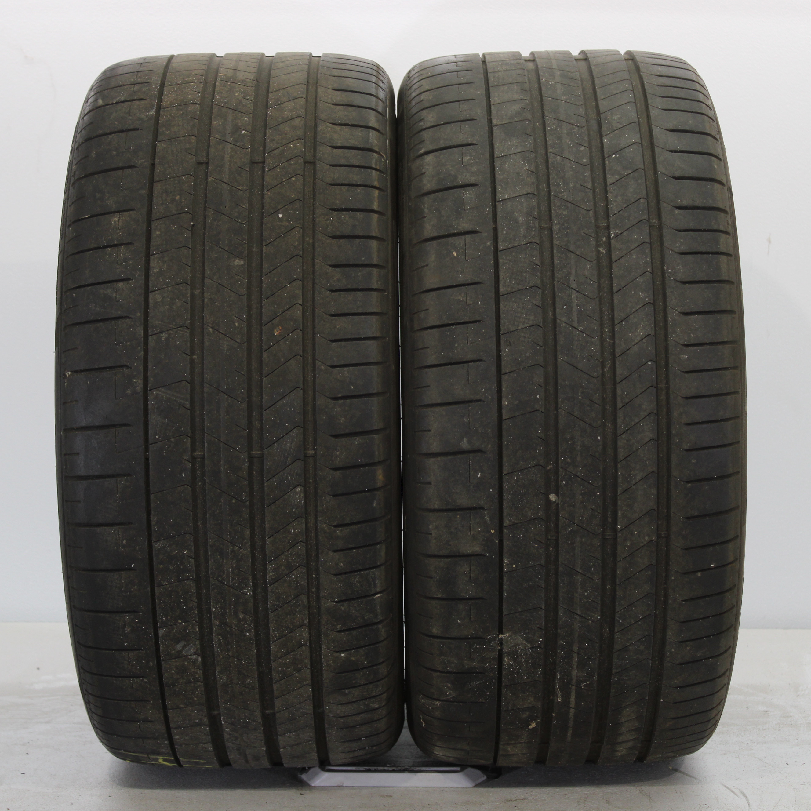 2x Sommerreifen Pirelli P Zero NCO 315/35 R22 111Y DOT1823 +5,5mm