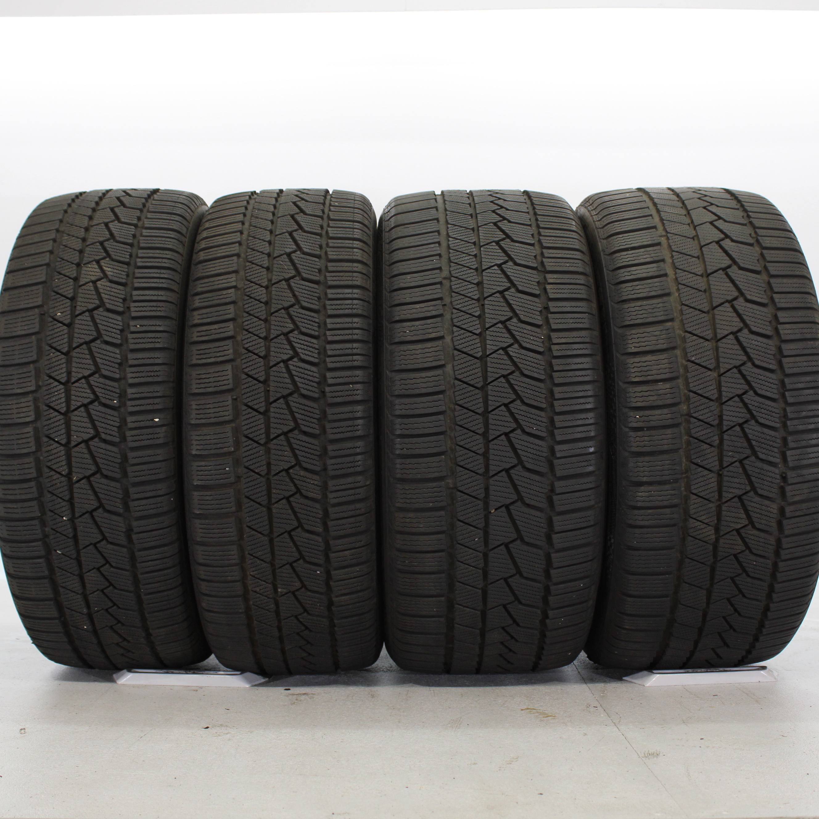4x Winterreifen Continental WinterContact TS860S SSR 225/45 R18 95V 255/40 R18 99V DOT24 7,5mm