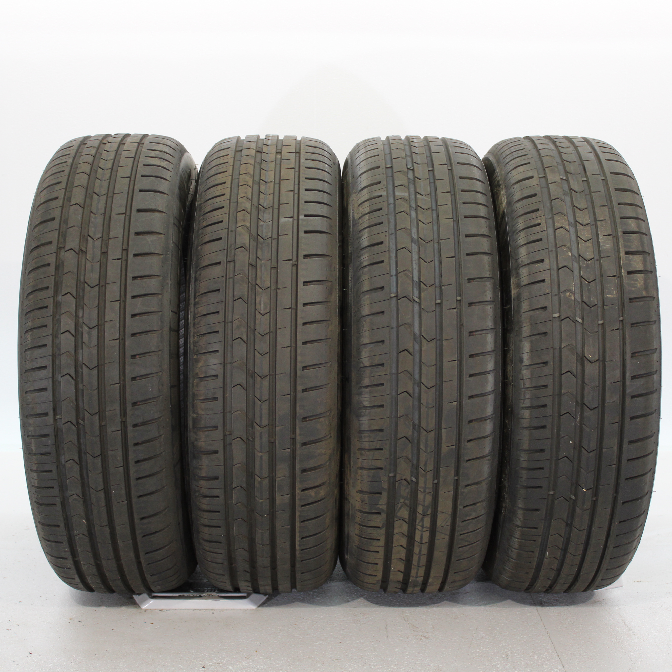 4x Sommerreifen Vredestein Ultrac 205/65 R17 100Y DOT3722 +6mm