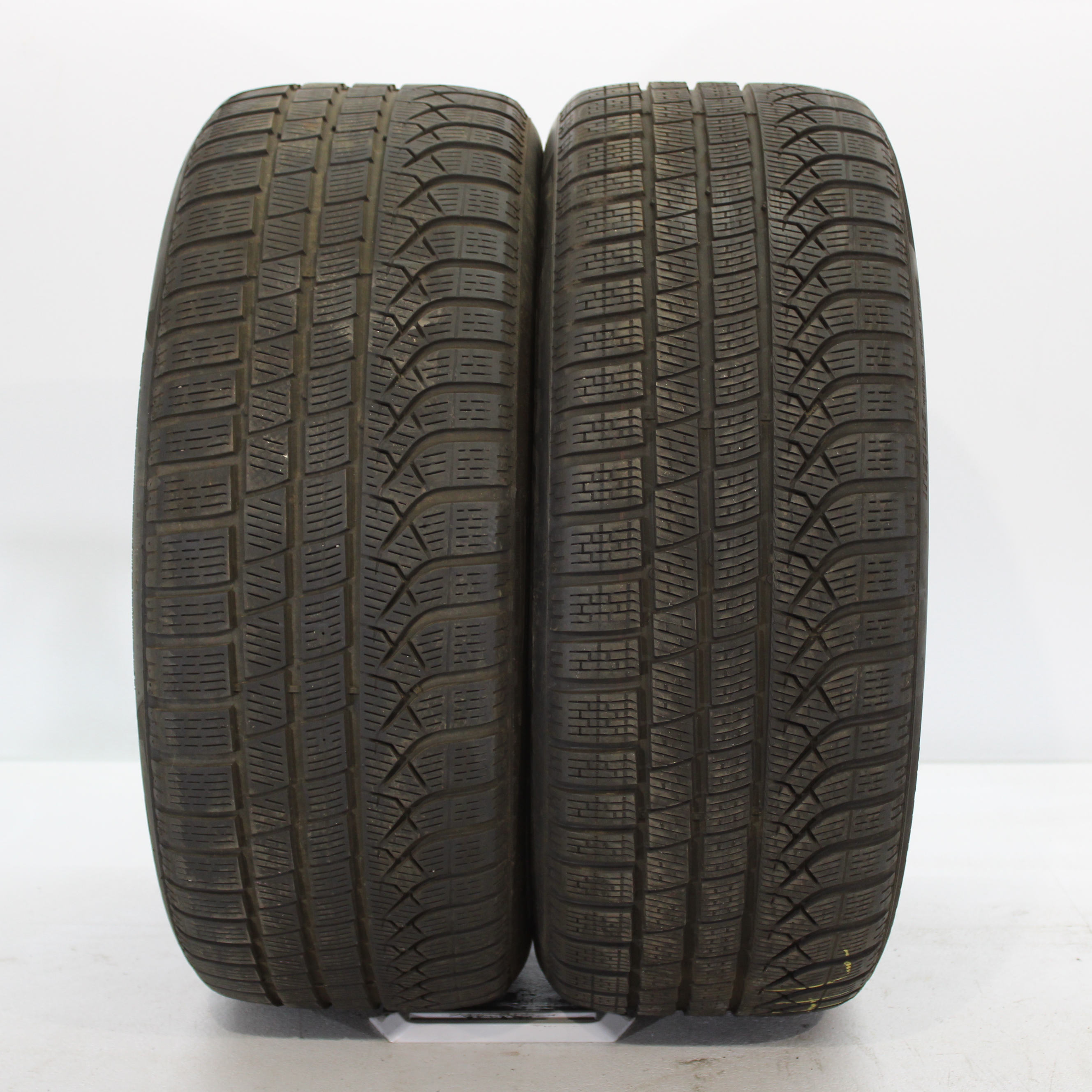 2x Winterreifen Pirelli P Zero Winter 245/50 R19 105H DOT23 5,5mm