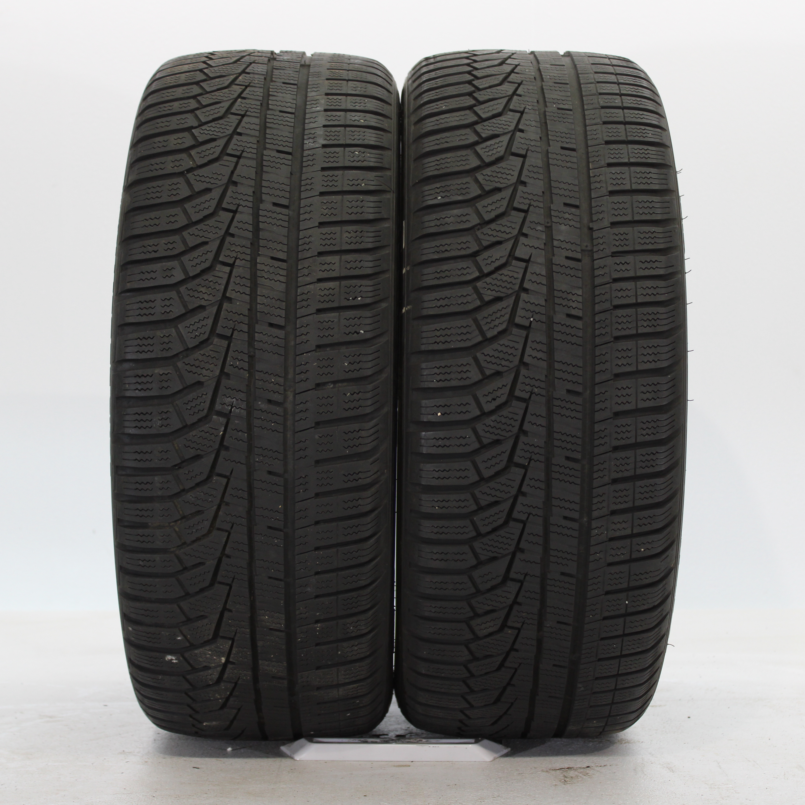 2x Winterreifen Hankook Winter i*cept evo2 215/50 R17 95V DOT22 4,5mm