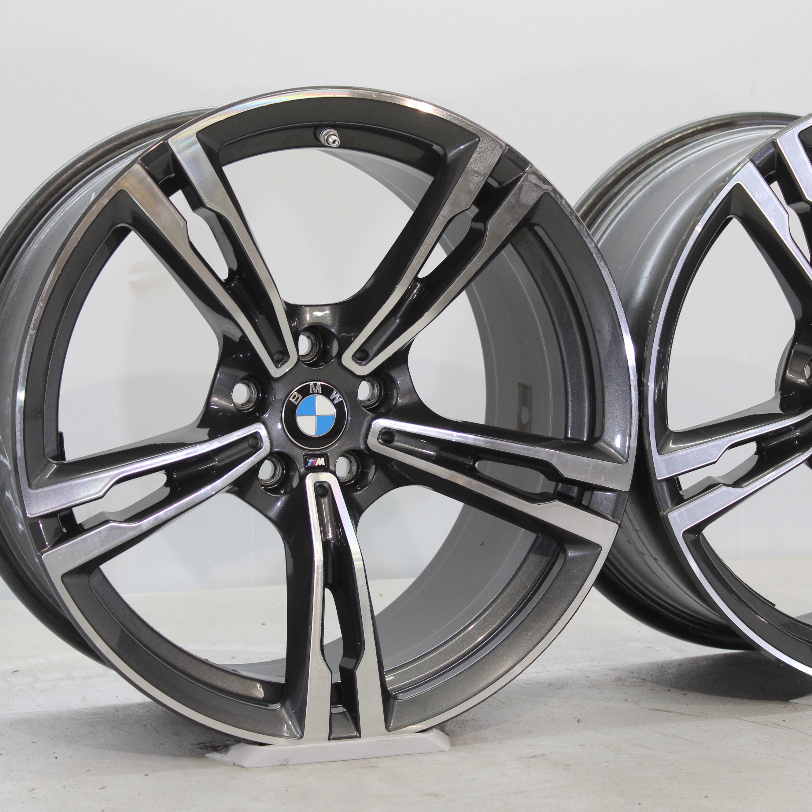 BMW M5 F90 M8 F91 F92 F93 Felgensatz 19 Zoll Styling M705 M-Doppelspeiche
