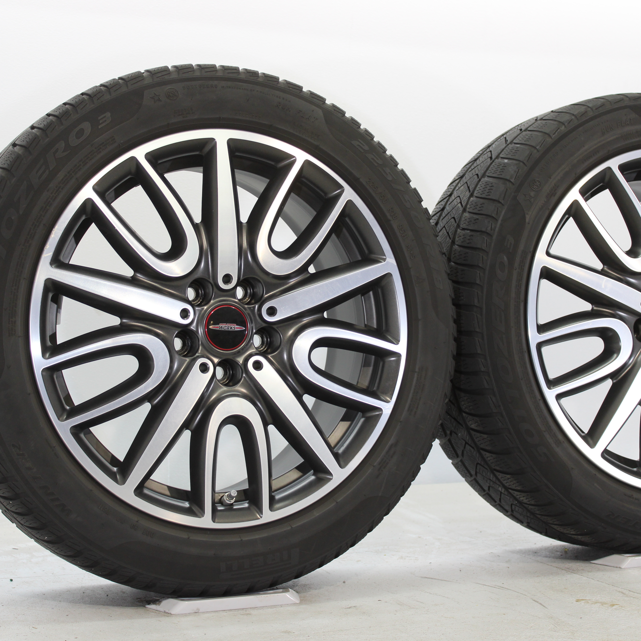 MINI Countryman F60 Winterräder 18 Zoll Styling JCW 529 Black Thrill Spoke
