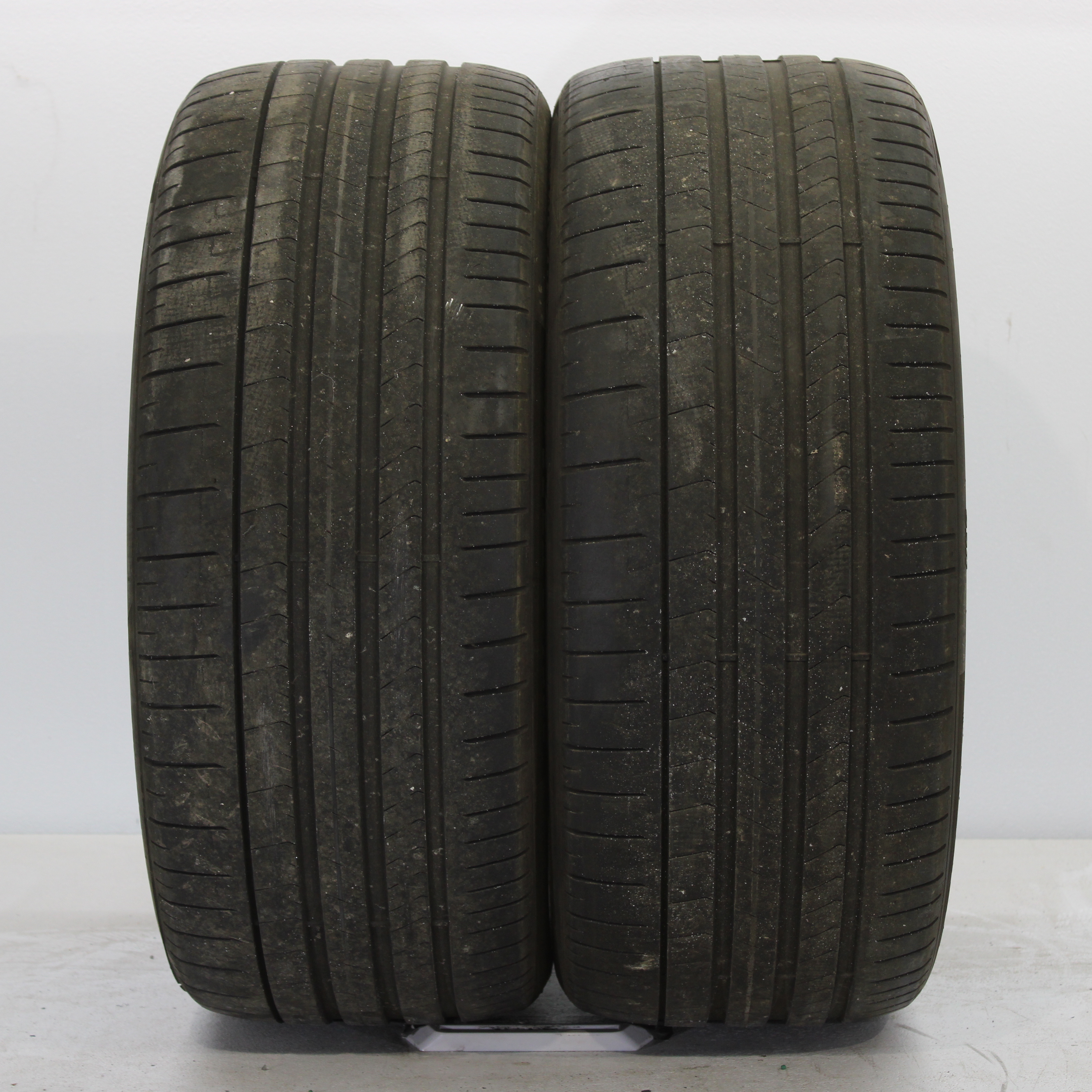 2x Sommerreifen Pirelli P Zero NCO 285/40 R22 110Y DOT1923 +5mm
