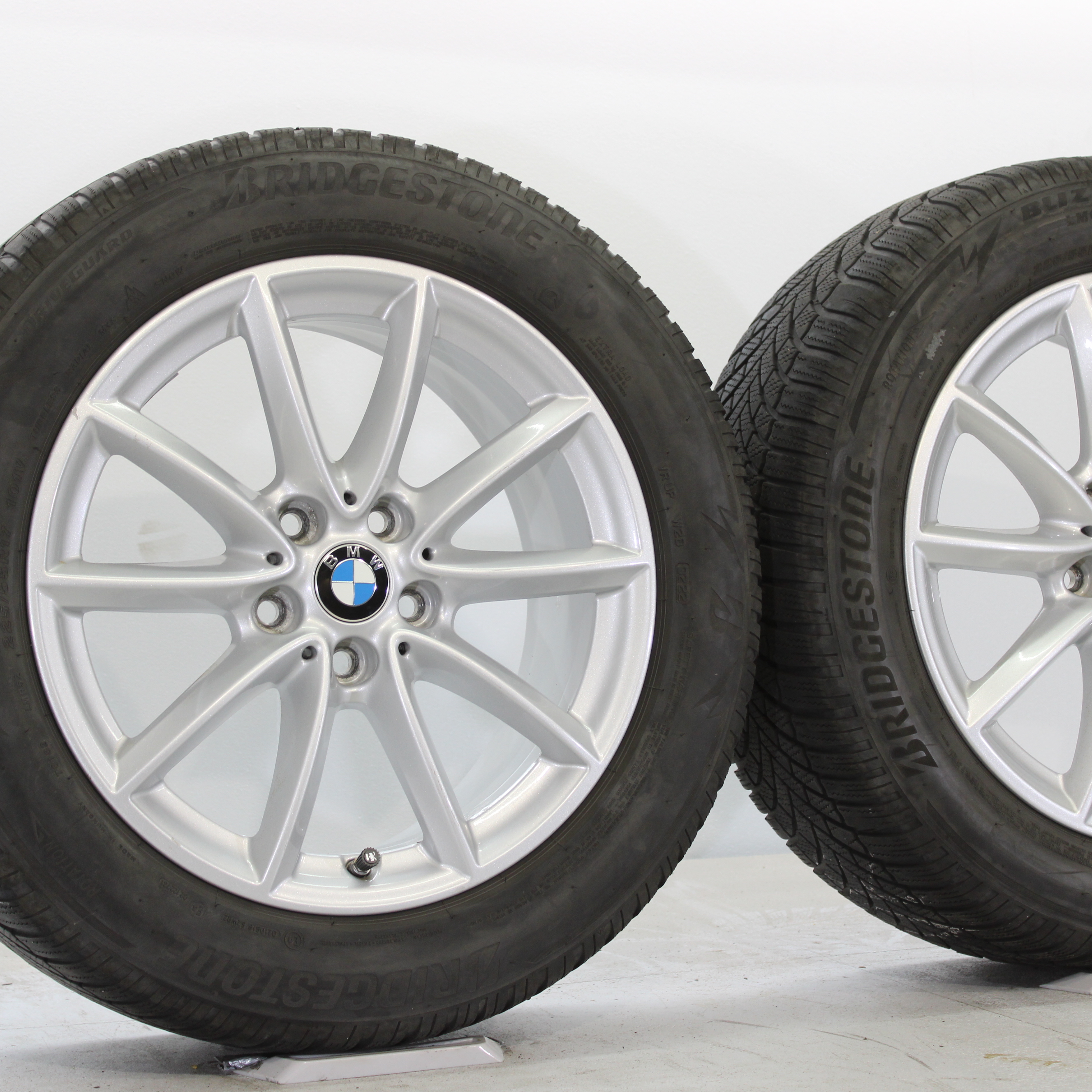 BMW X1 F48 X2 F39 Winterräder 17 Zoll Styling 560 V-Speiche