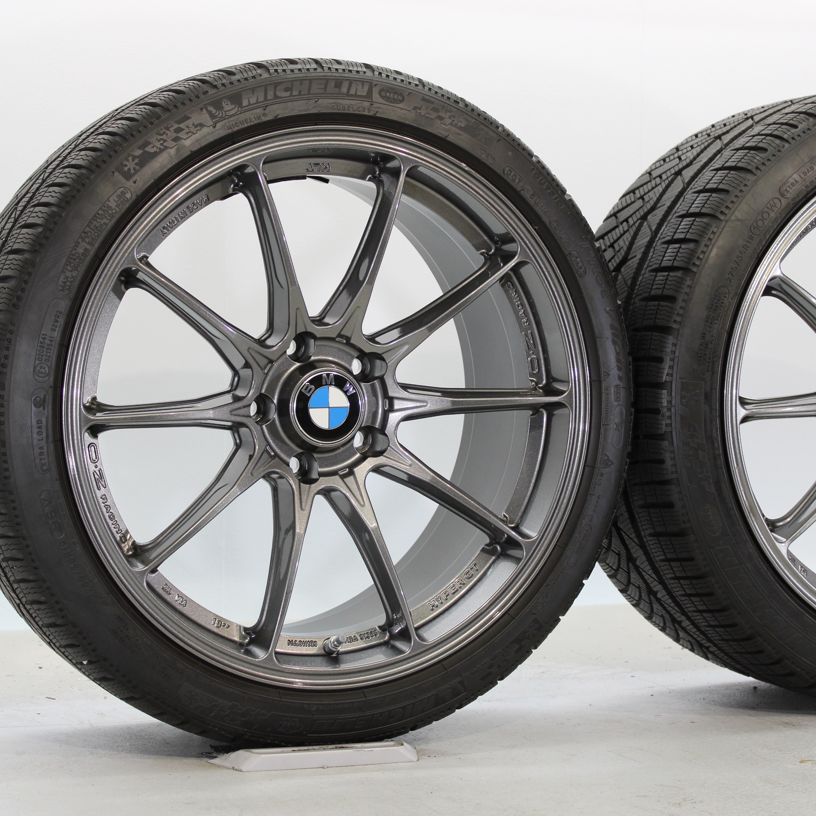BMW M2 F87 M3 F80 M4 F82 F83 Winterräder 19 Zoll auf OZ Racing Hyper GT Star Graphite