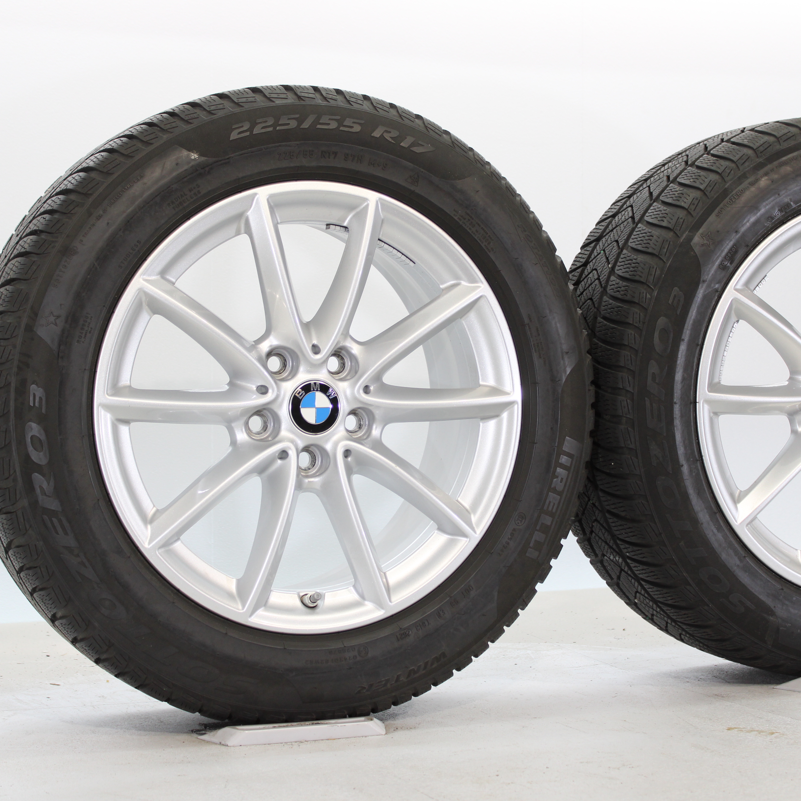 BMW X1 F48 X2 F39 Winterräder 17 Zoll Styling 560 V-Speiche