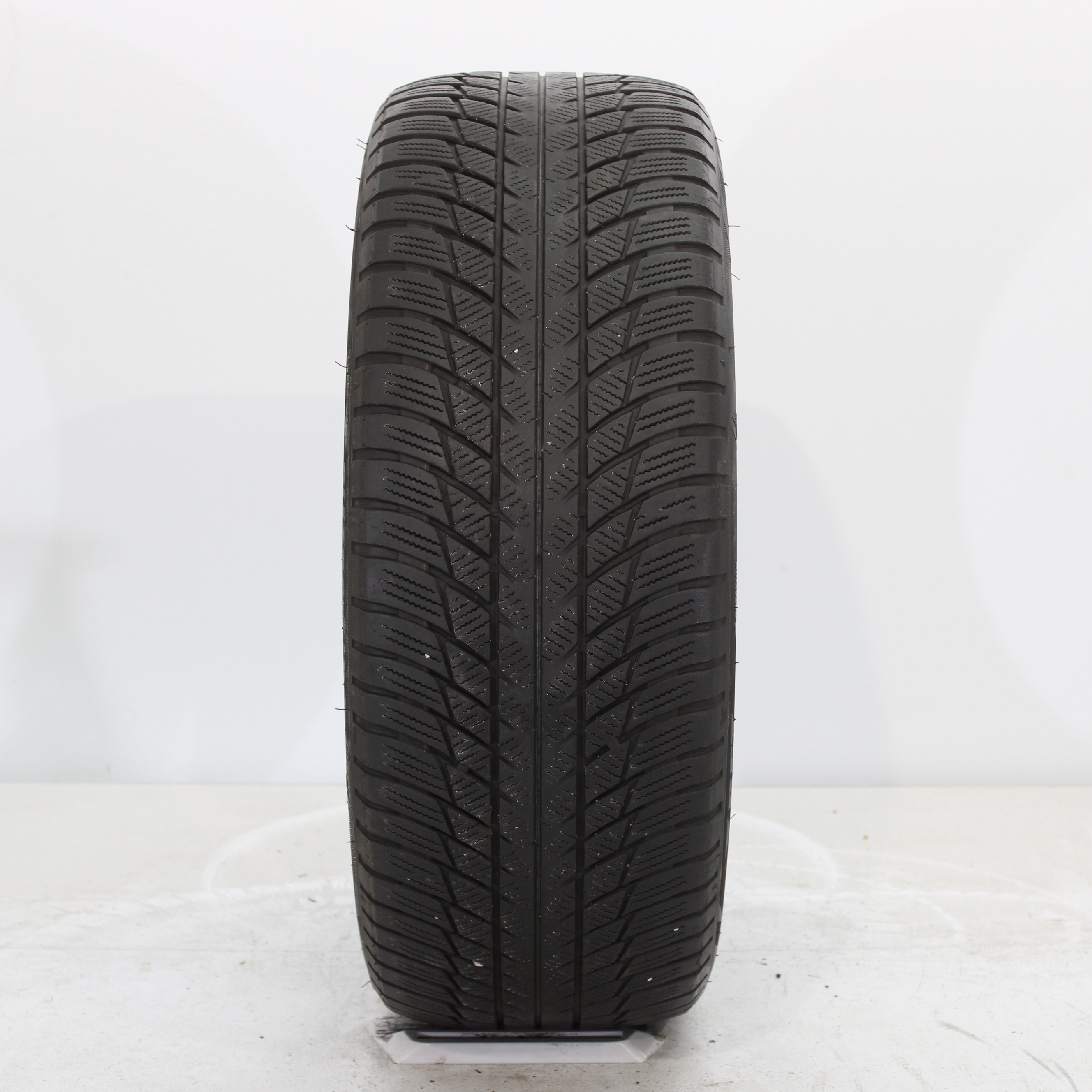 1x Winterreifen Bridgestone Blizzak LM001 225/50 R18 95H DOT3916 4,5mm