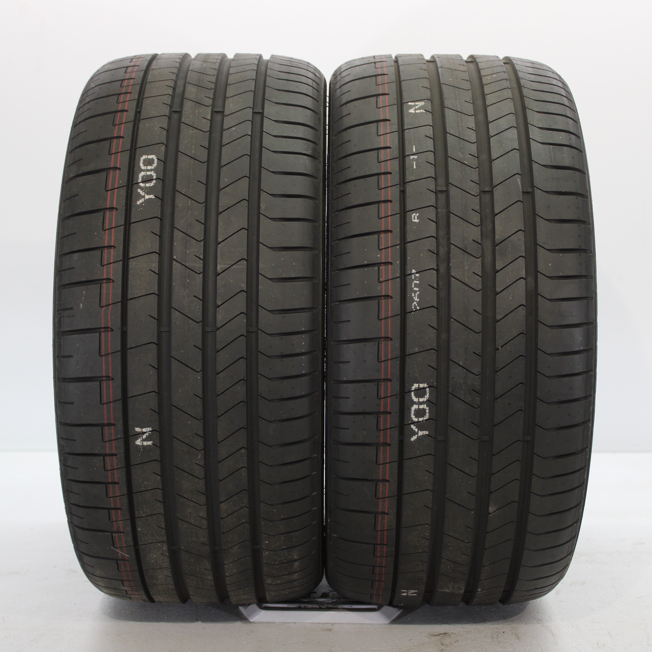 2x Sommerreifen Pirelli P Zero 275/30 R21 98Y DOT3022 NEU