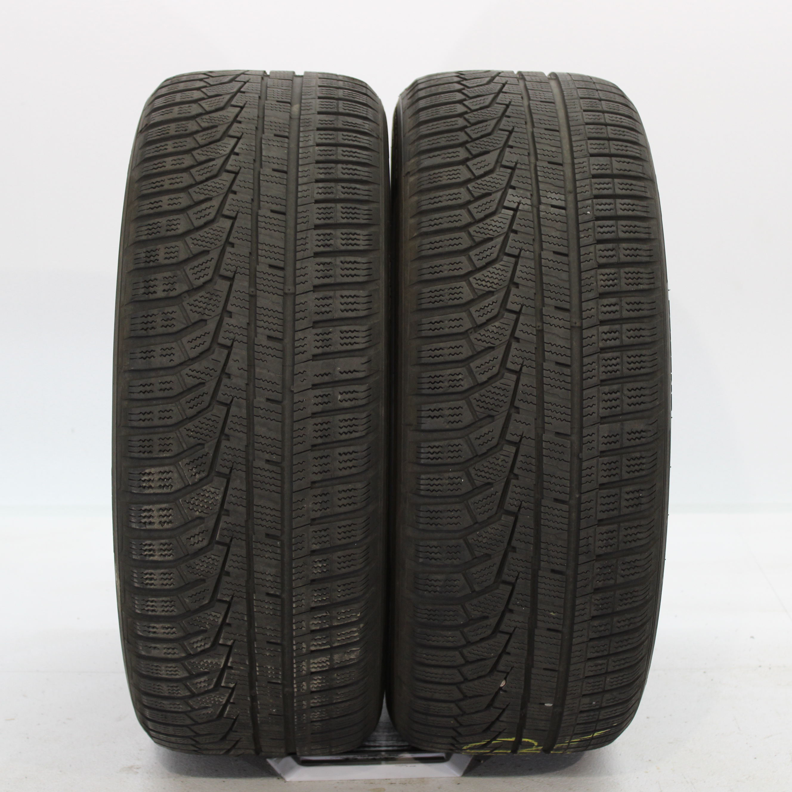 2x Winterreifen Hankook Winter i*cept evo2 225/50 R18 99V DOT3319 4,5mm