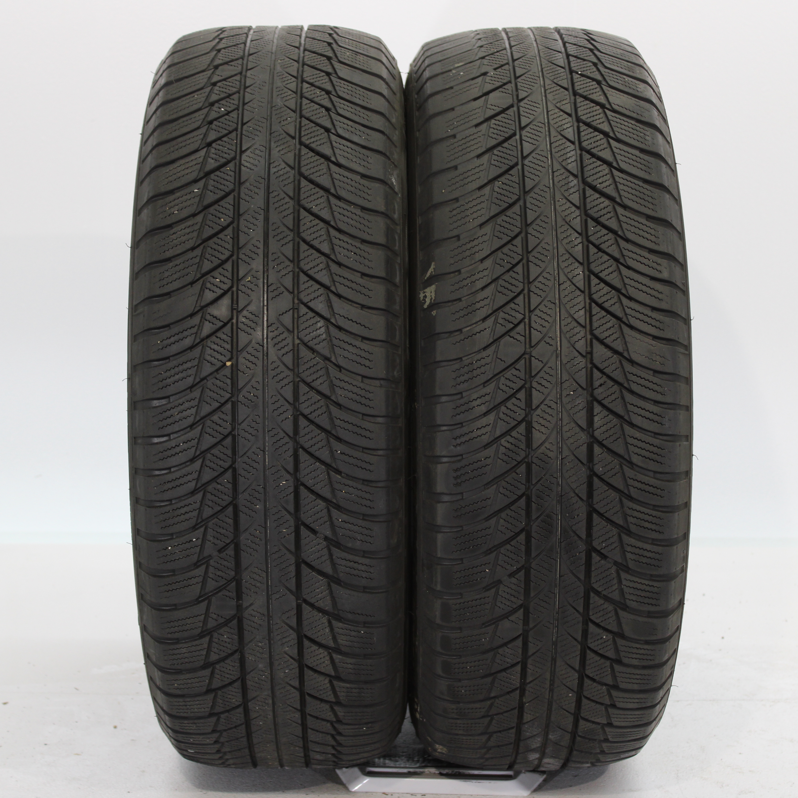 2x Winterreifen Bridgestone Blizzak LM001 225/60 R18 104H DOT3920 5mm
