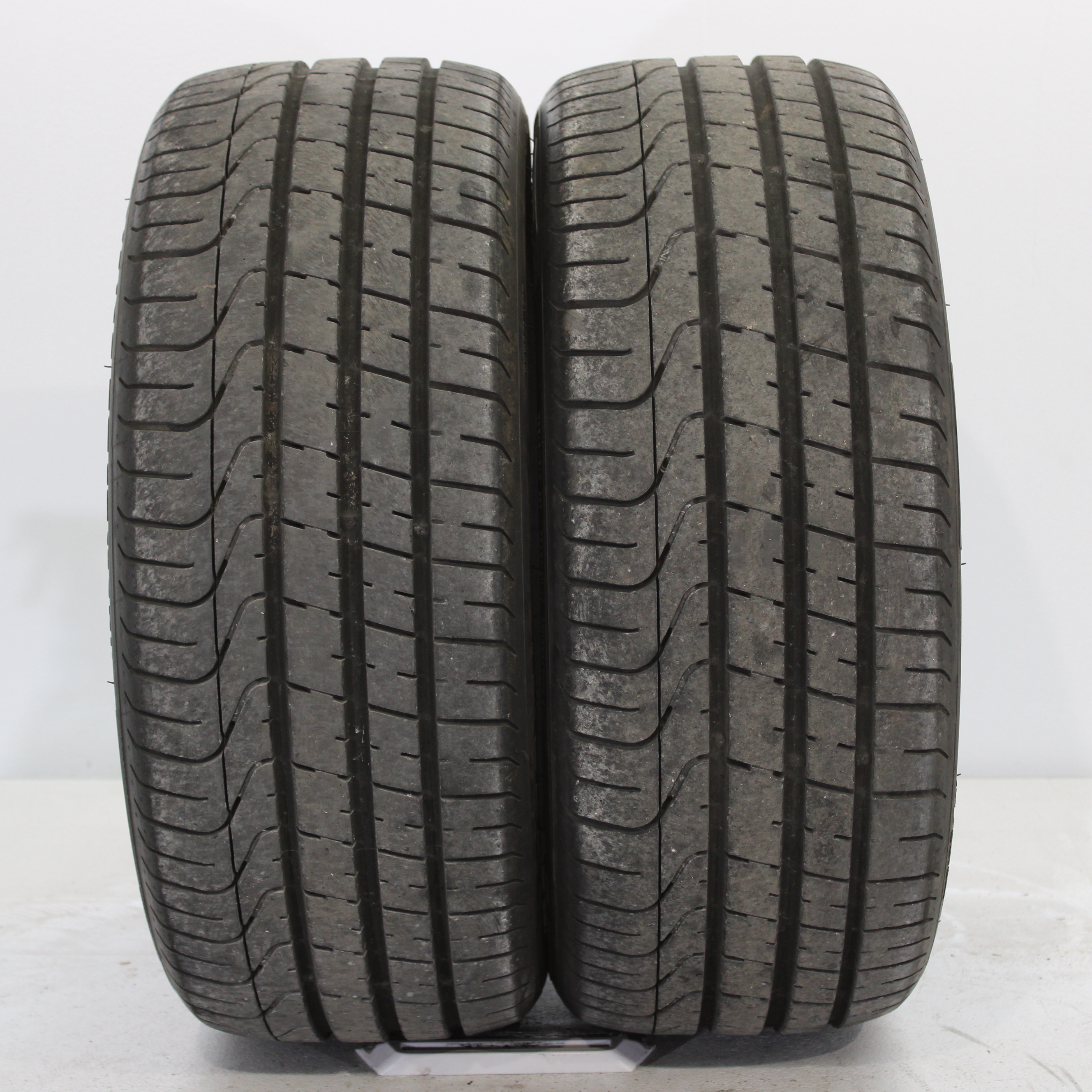 2x Sommerreifen Pirelli P ZERO 245/40 R19 94Y DOT4615 6,5mm