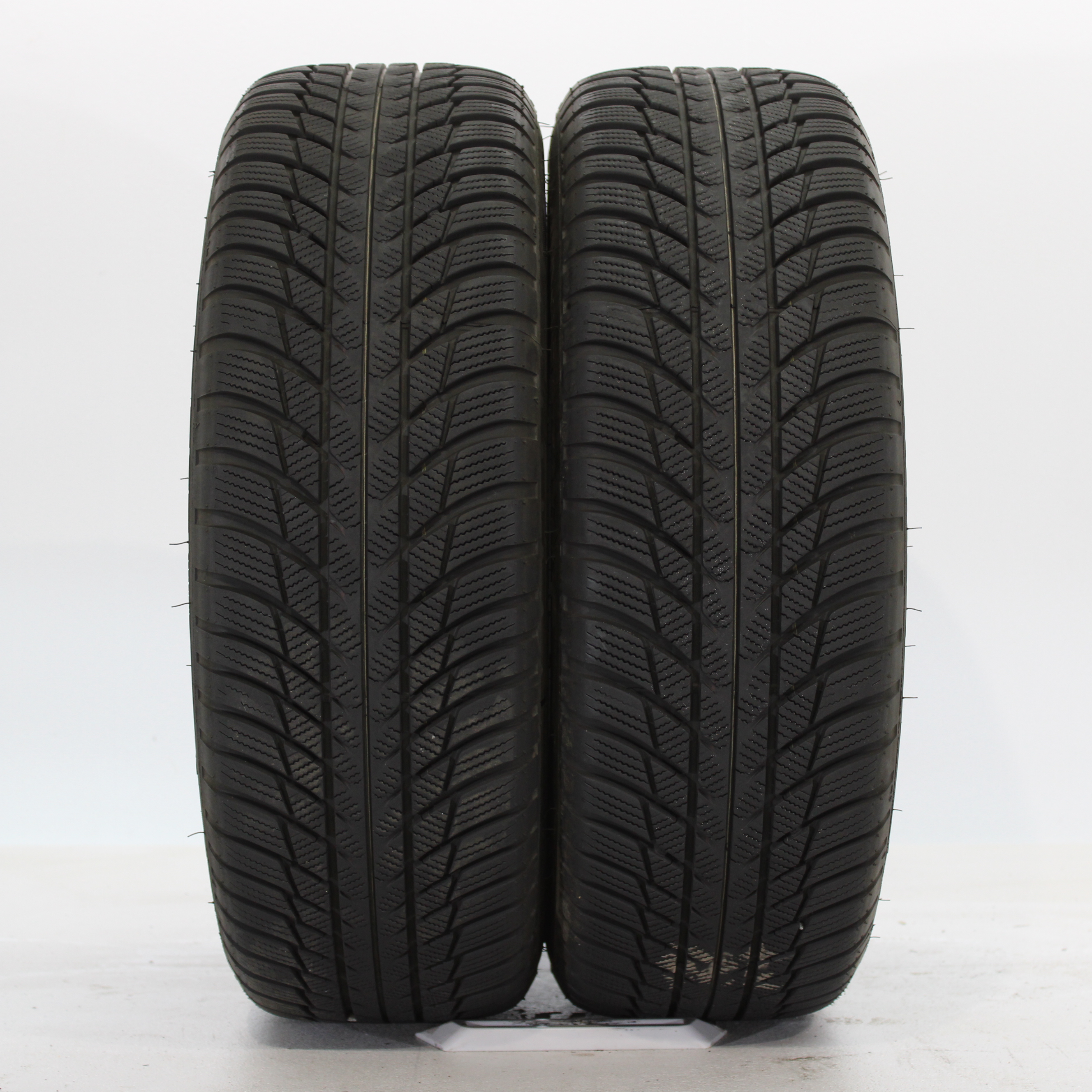 2x Winterreifen Bridgestone Blizzak LM001 205/60 R16 92H DOT2324 6mm