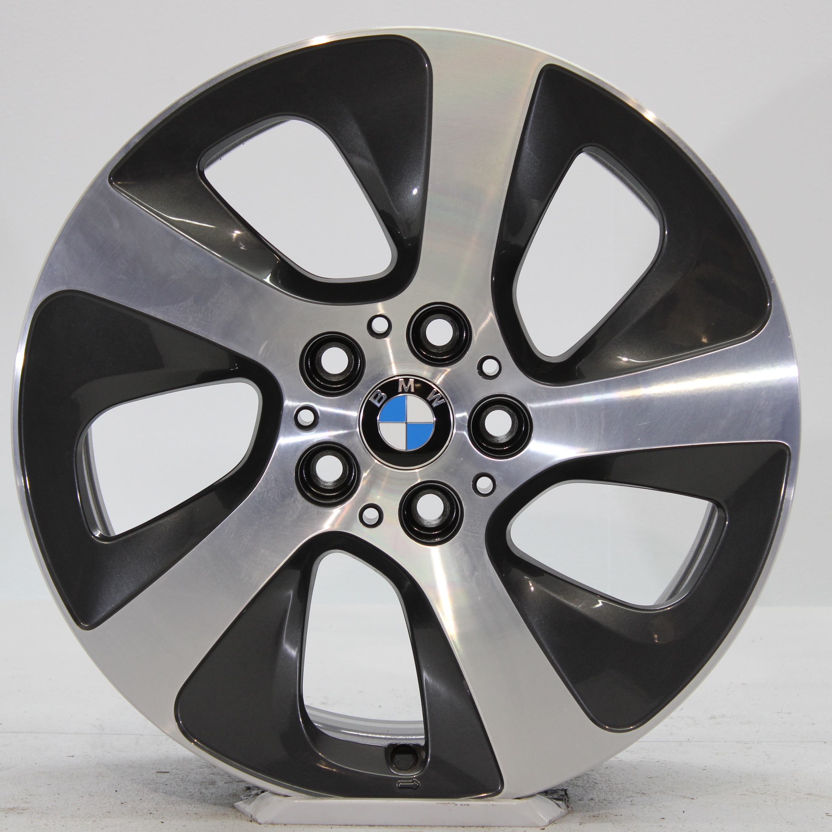BMW X1 F48 X2 F39 Alufelge 17 Zoll Styling 561 Turbinenstyling