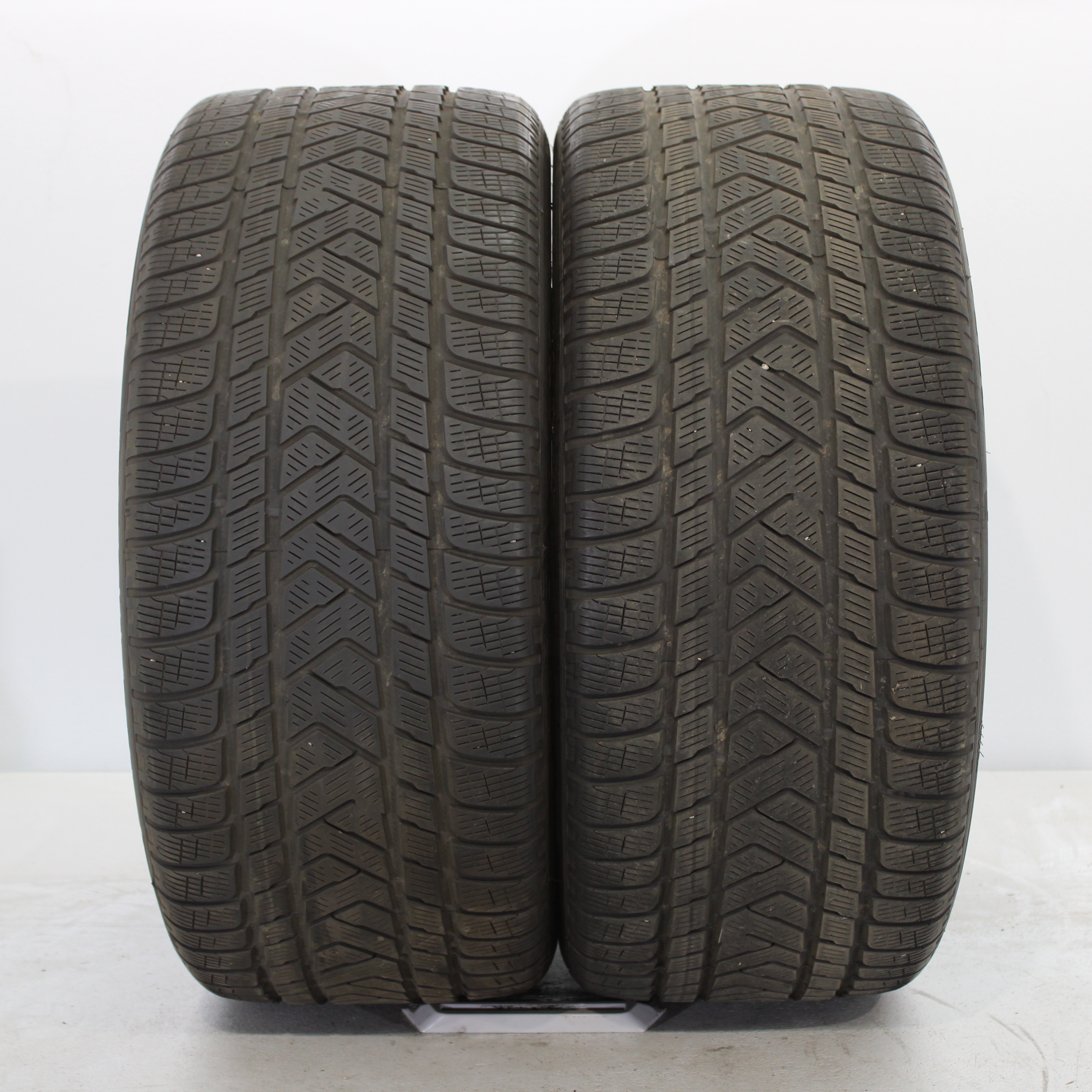 2x Winterreifen Pirelli Scorpion Winter 275/40 R20 106V DOT3020 4mm